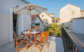 Apartments Zlatin Dvor
